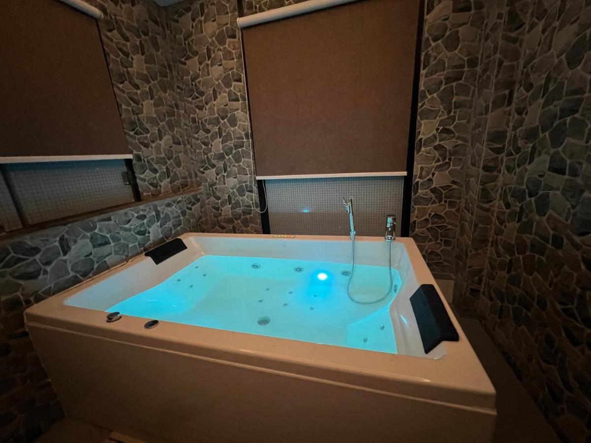 Hotel Kesu Home Kathmandu Bagian luar foto
